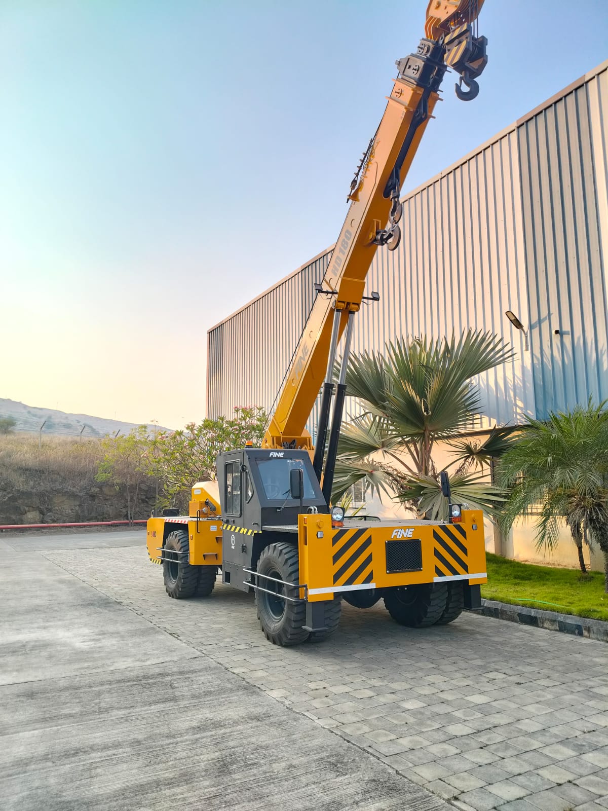 Fine FNGC 15 Next Gen Cranes – Strength, Stability & Precision in Every Lift - Image 2