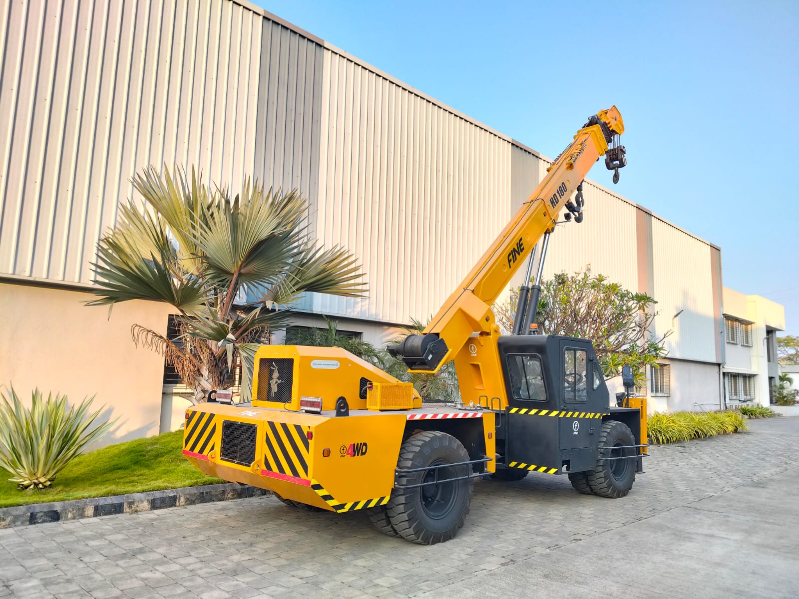 Fine FNGC 15 Next Gen Cranes – Strength, Stability & Precision in Every Lift - Image 3
